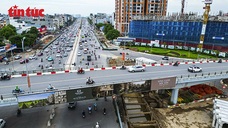 Máy móc cơ giới thi công hạng mục hầm chui Cổ Linh cuối tháng 5/2026